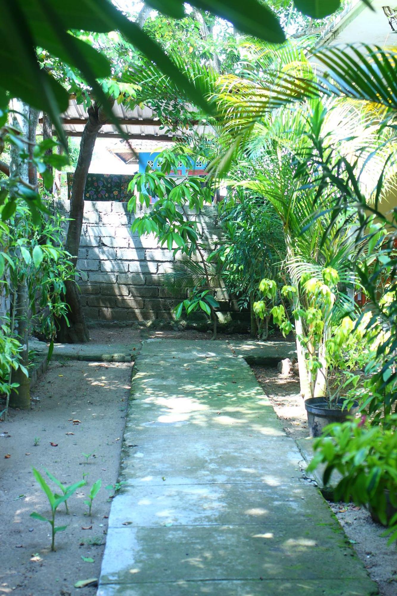 Three V Homestay Kuta  Exterior photo