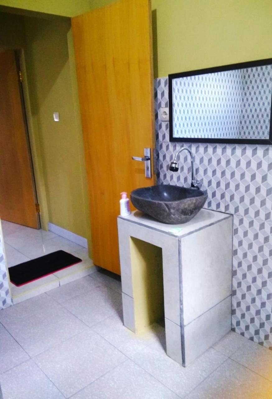Three V Homestay Kuta  Exterior photo